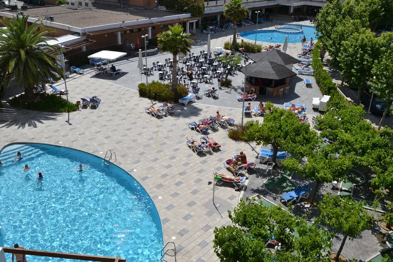 California Garden Hotel