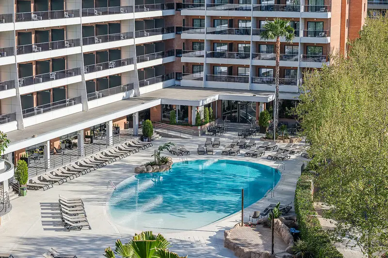 California Garden Hotel gallery image 10