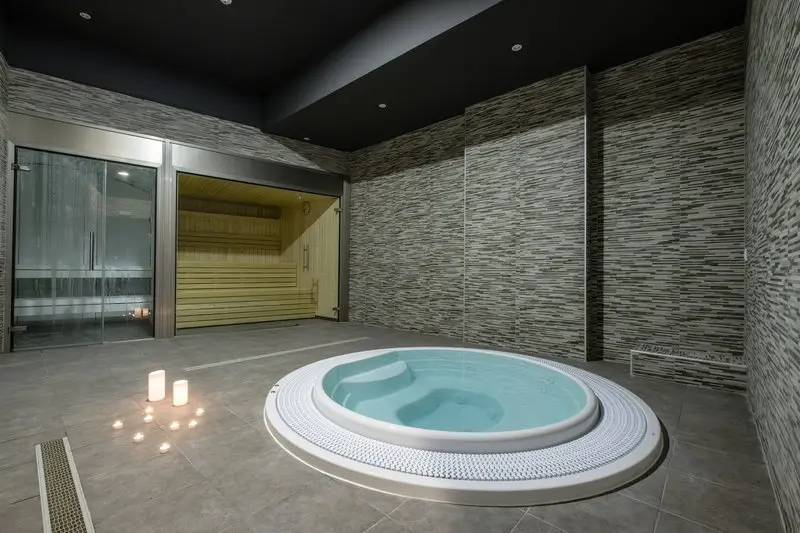 California Garden Hotel gallery image 2