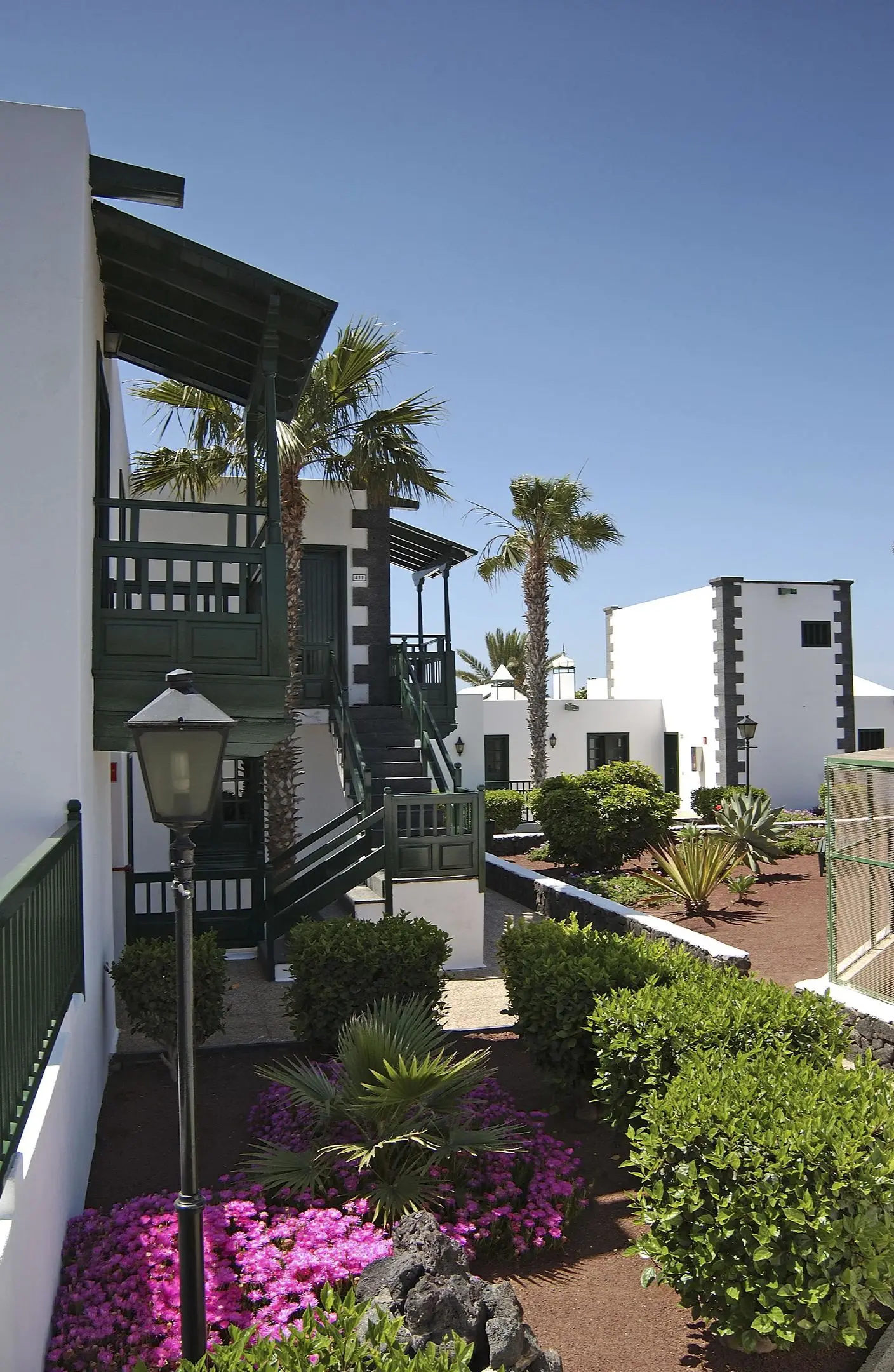 Los Pueblos  Apartments gallery image 6