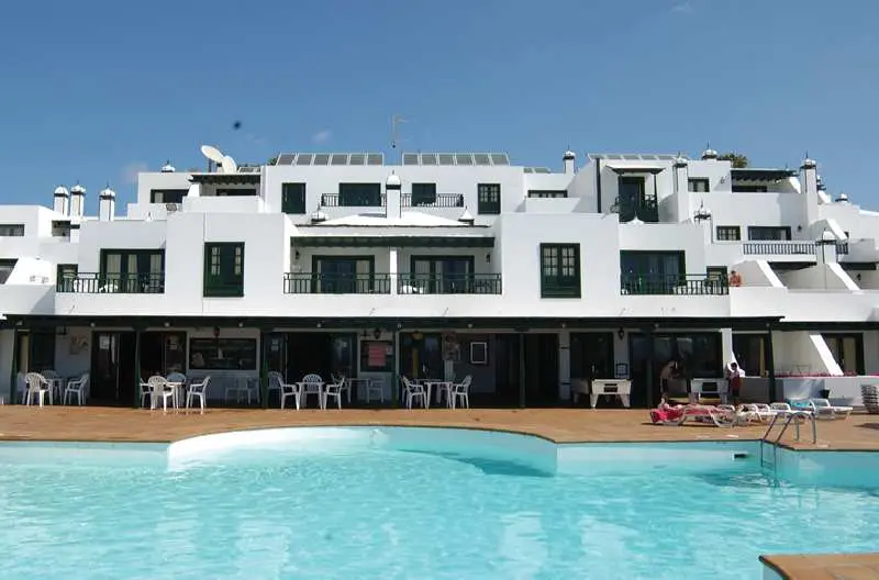 Los Pueblos Apartments