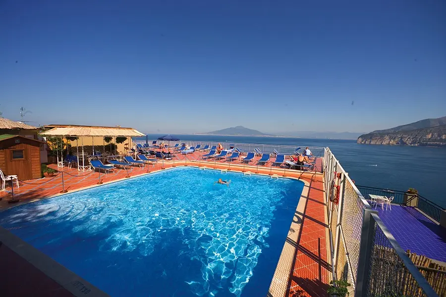 Minerva Hotel gallery image 1