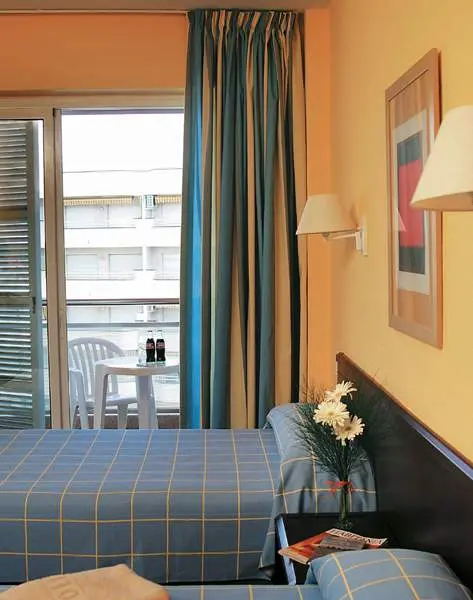 H10 Vintage Salou gallery image 5