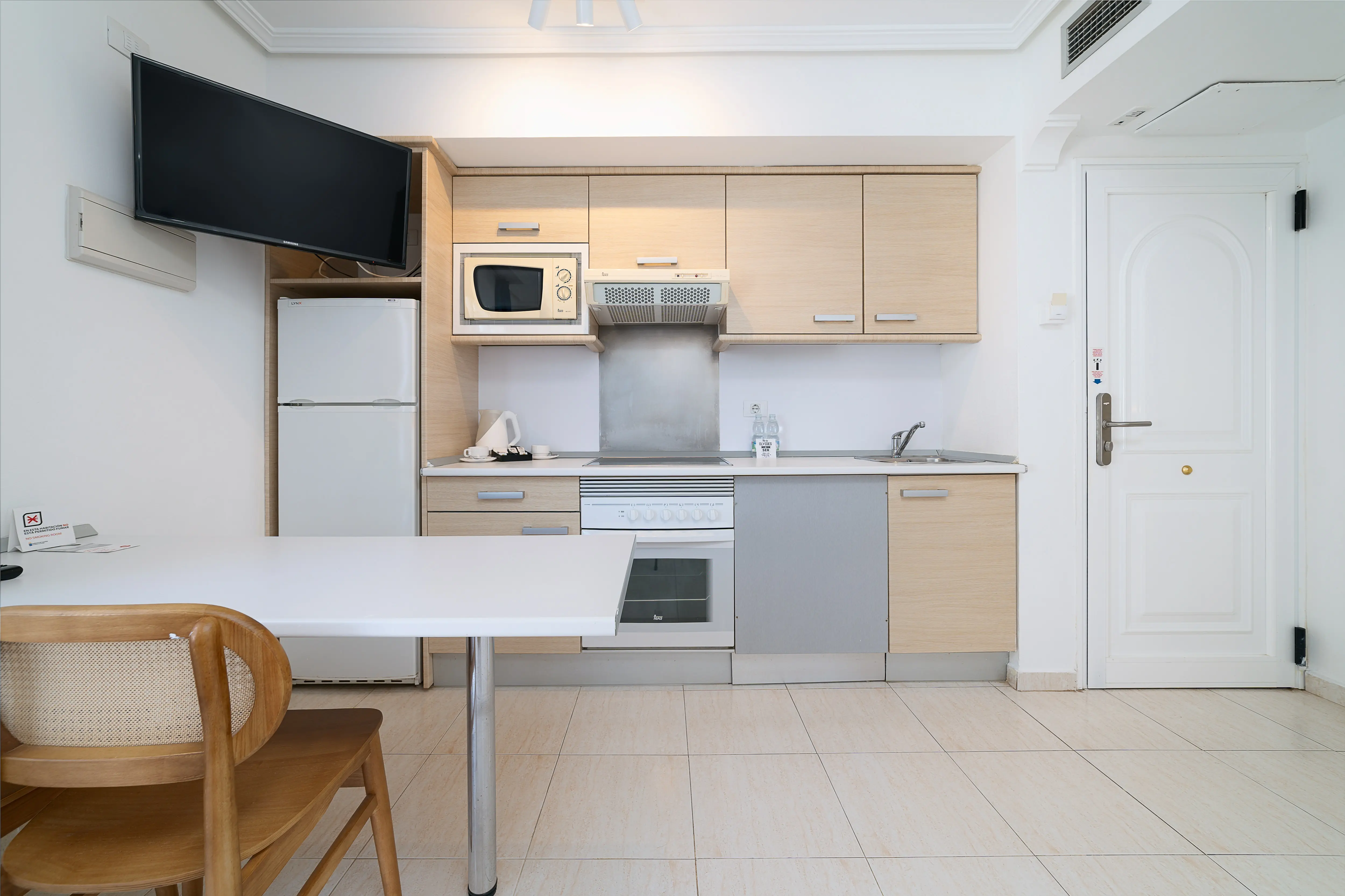 Arena Beach Hotel gallery image 3