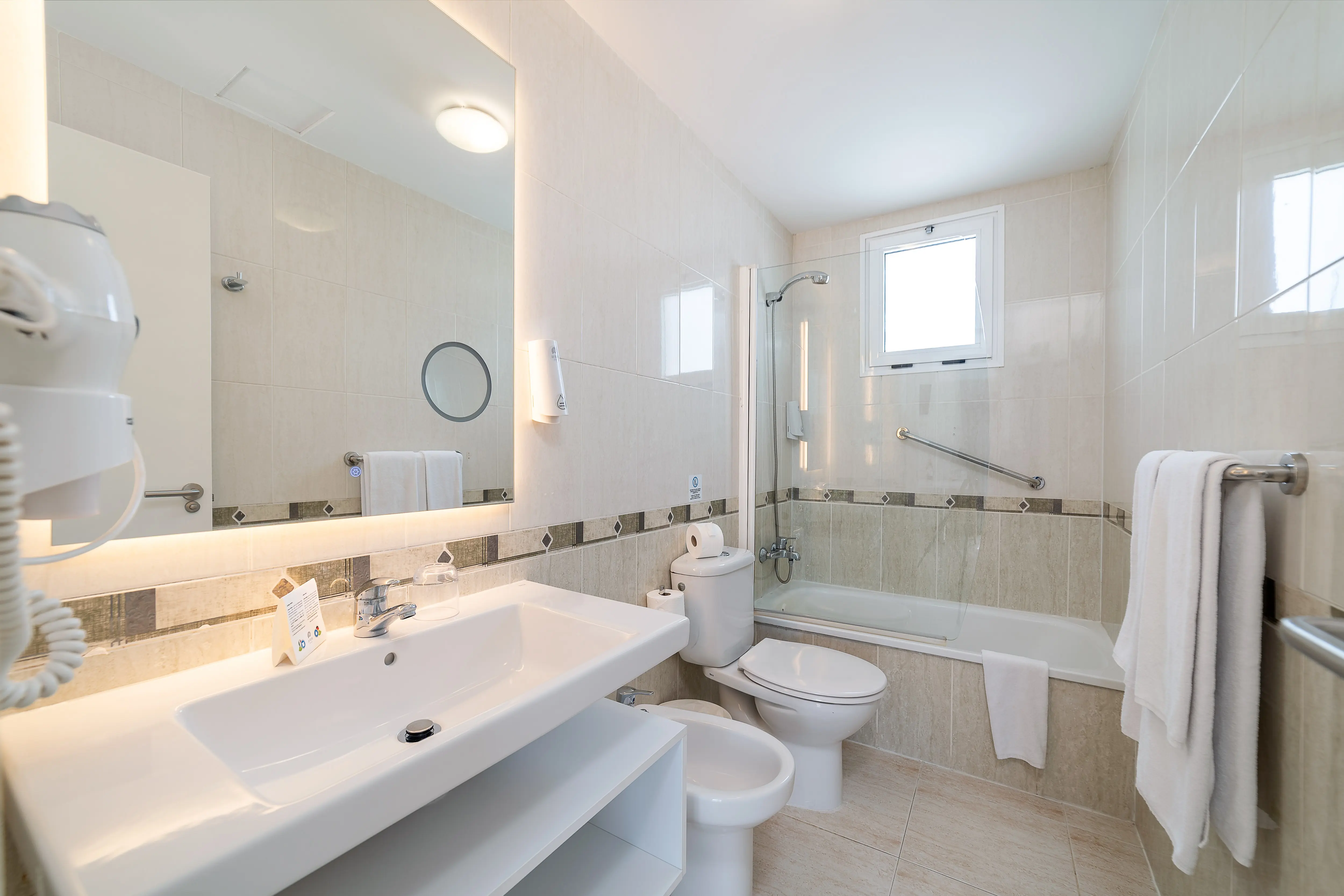 Arena Beach Hotel gallery image 8