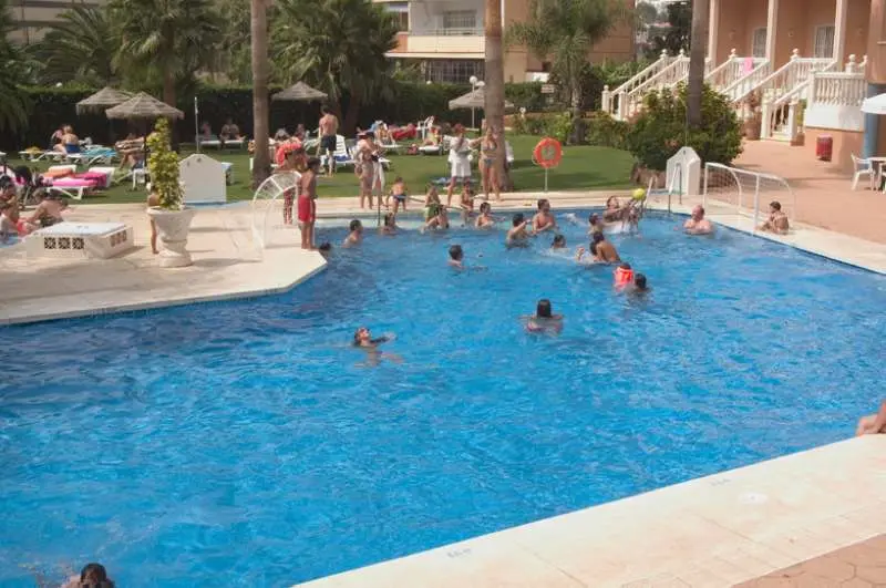 Parasol Garden Hotel gallery image 1