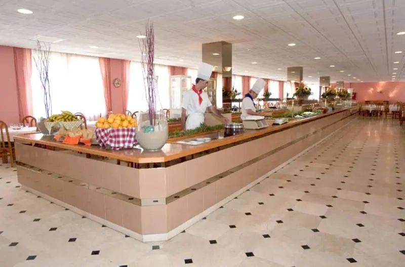 Parasol Garden Hotel gallery image 11