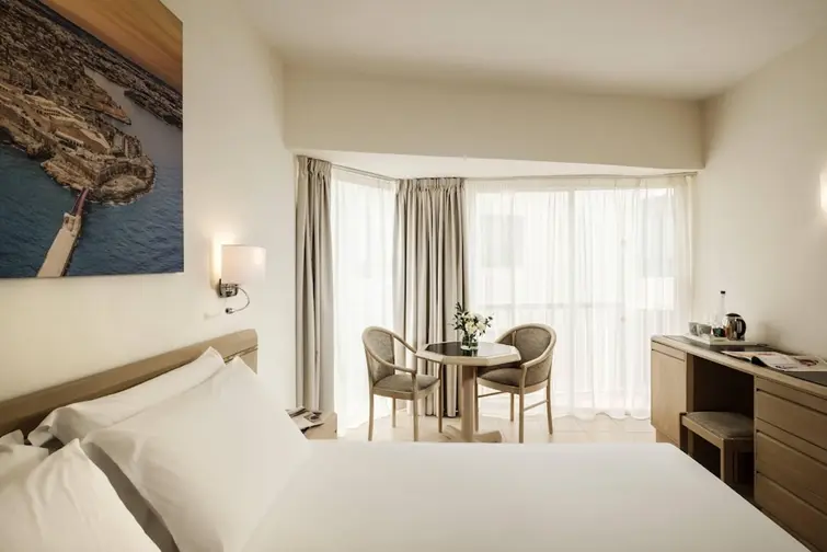 Diplomat Hotel gallery image 18
