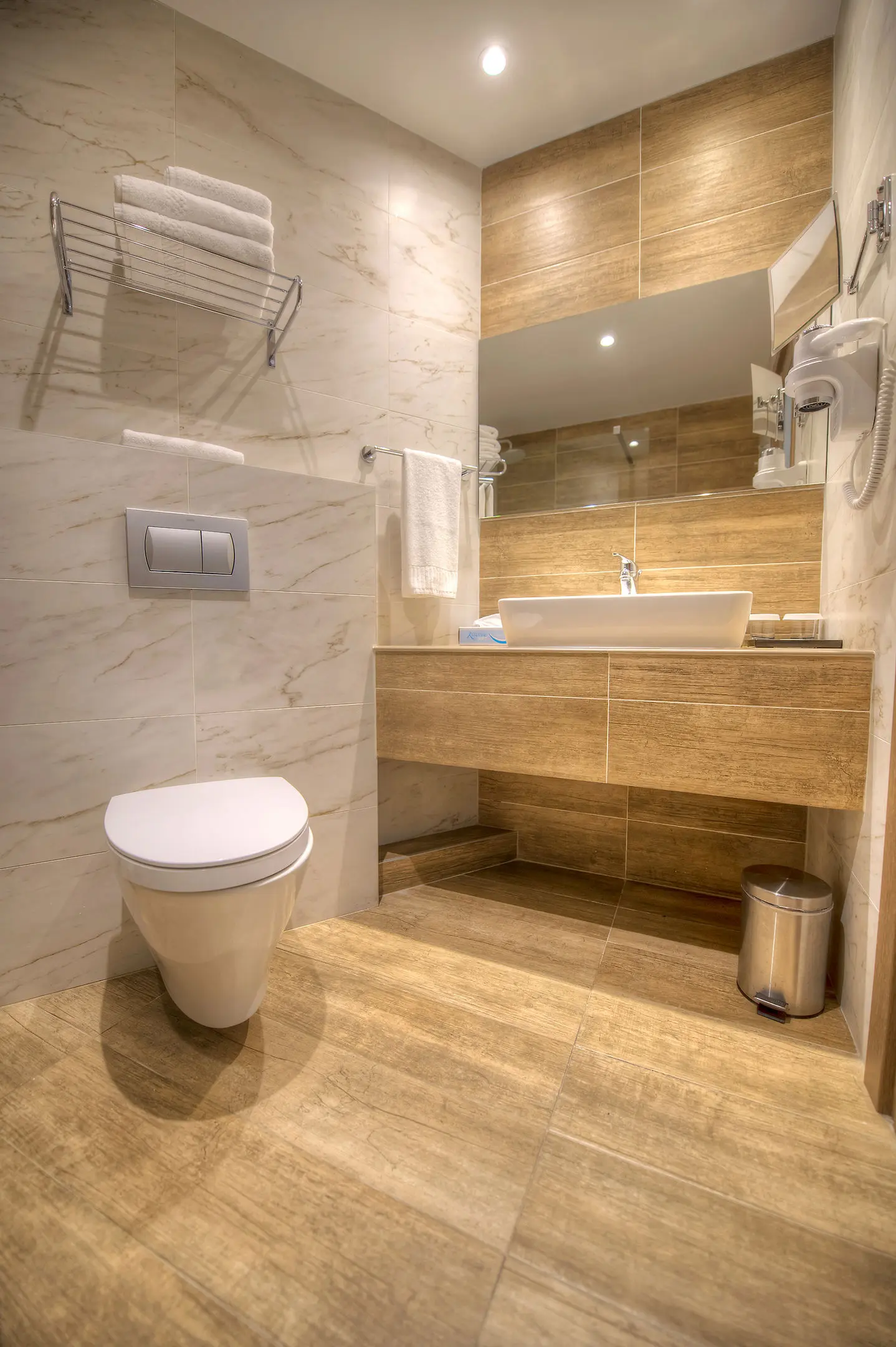 Waterfront Hotel gallery image 14