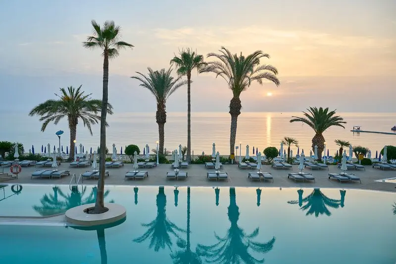 Sunrise Beach Hotel gallery image 1