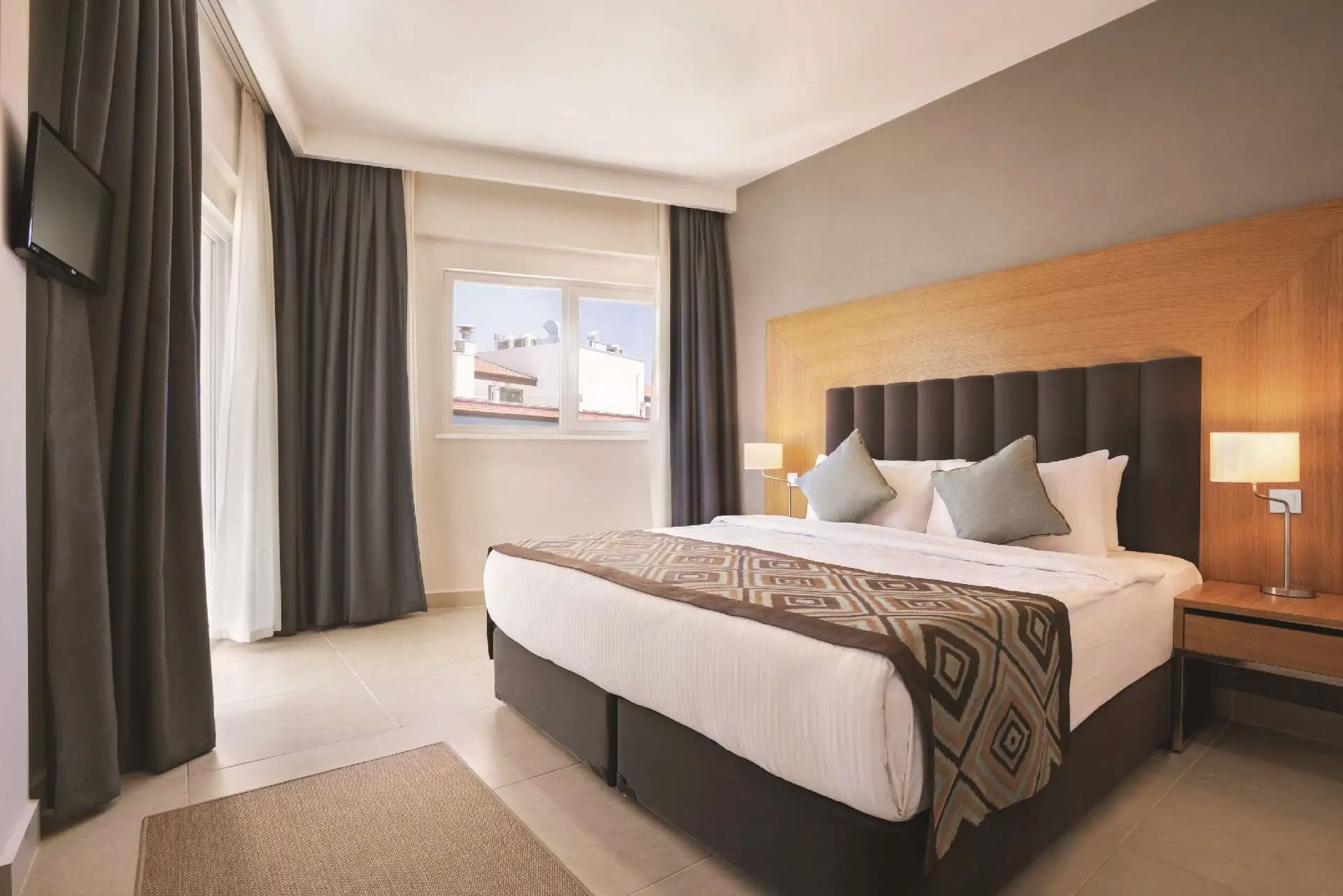 Ramada Hotel and Suites by Wyndham gallery image 3