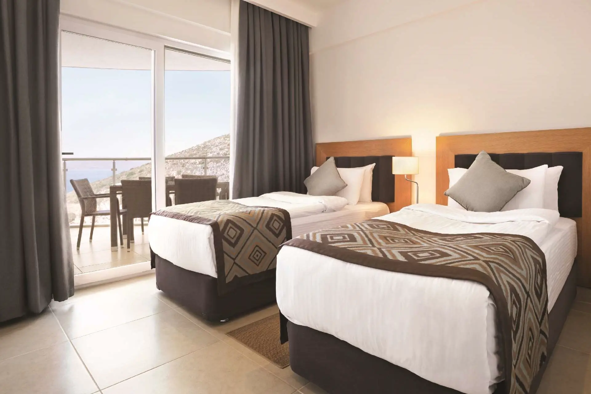 Ramada Hotel and Suites by Wyndham gallery image 4