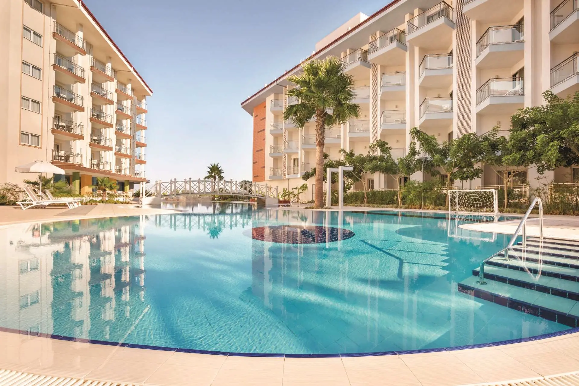 Ramada Hotel and Suites by Wyndham gallery image 8