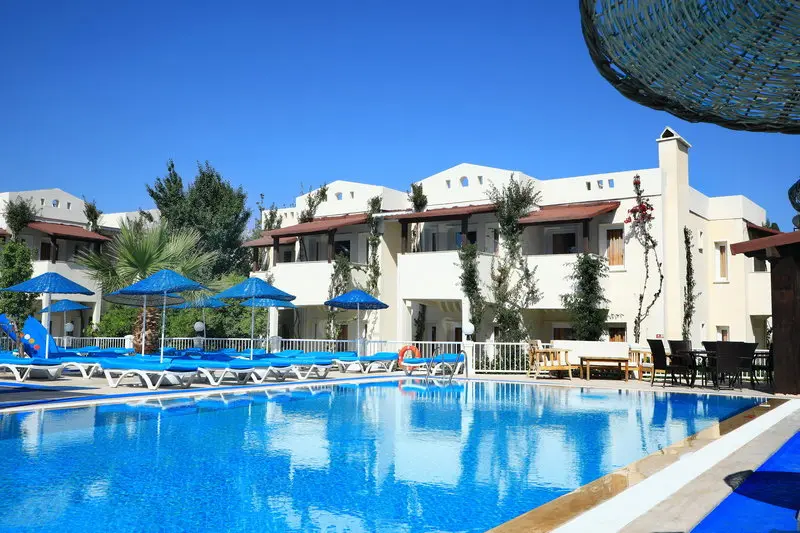 Summer Garden Suites and Beach Hotel gallery image 3