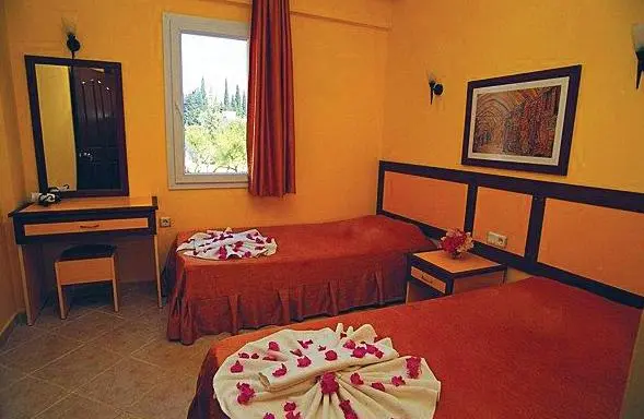 Summer Garden Suites and Beach Hotel gallery image 9