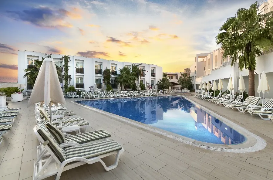 Club Shark Hotel gallery image 1