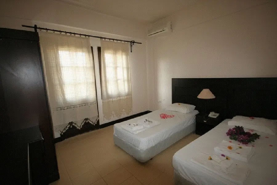 Safir Hotel gallery image 1