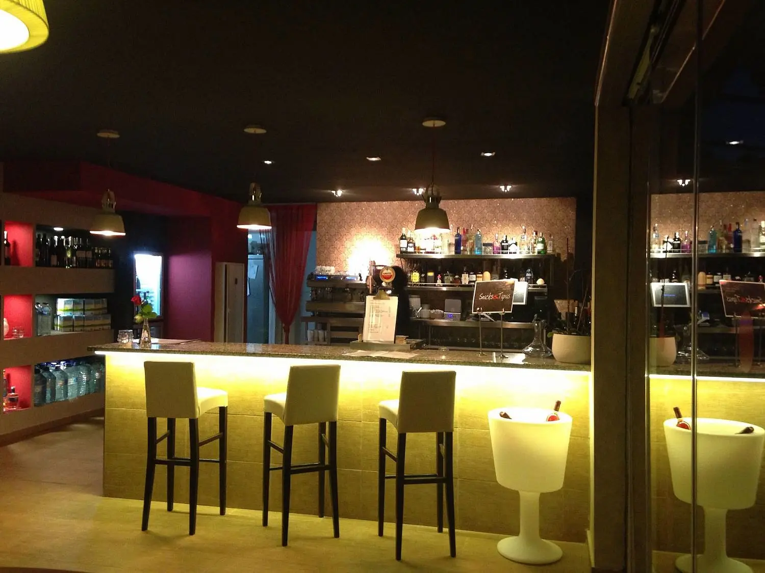 Ona Aucanada Club gallery image 1