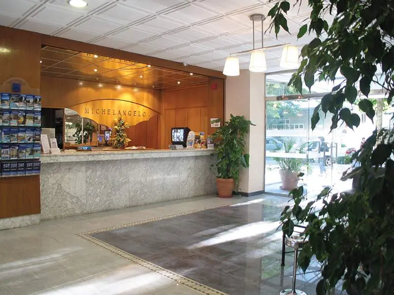 Best Michelangelo Apartments gallery image 4