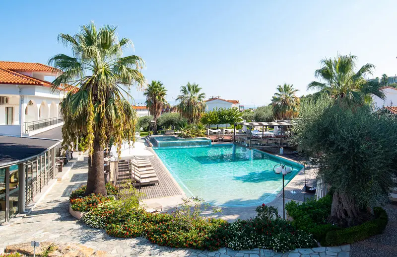 Flegra Palace gallery image 2