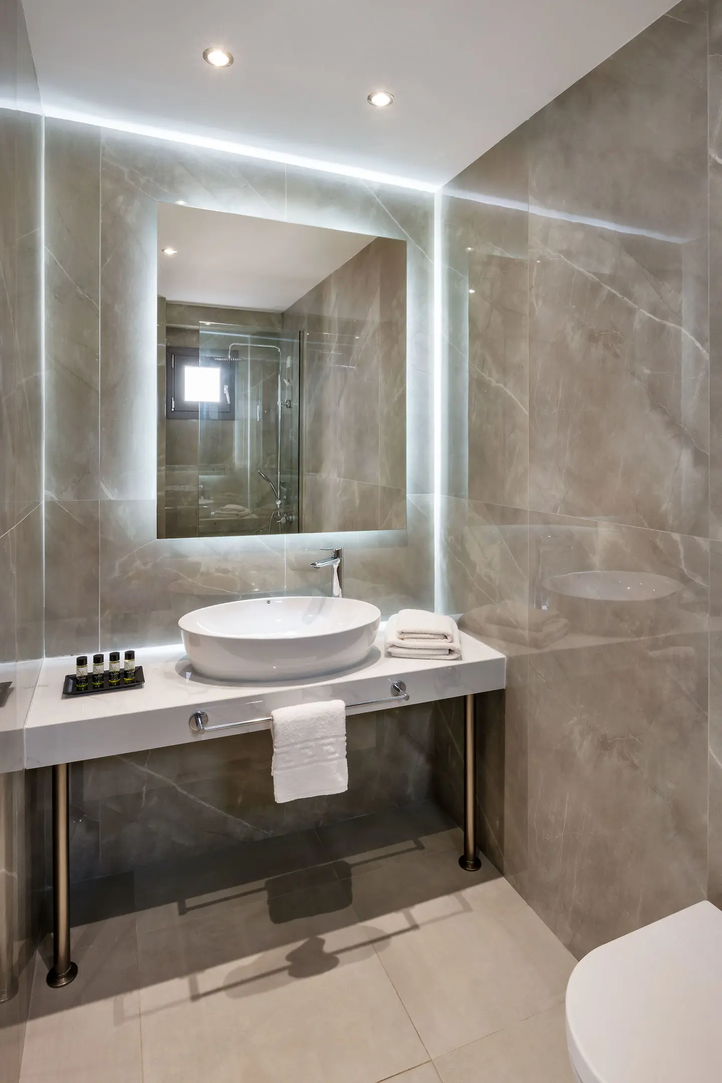 Simeon Hotel gallery image 6
