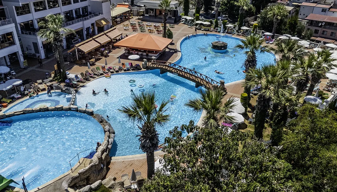 Palmin Hotel gallery image 1
