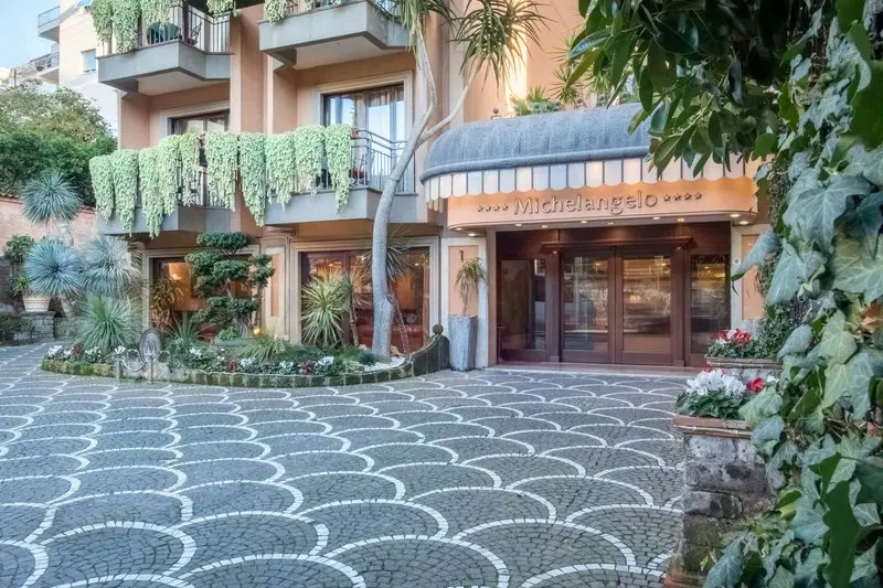 Michelangelo Hotel gallery image 2