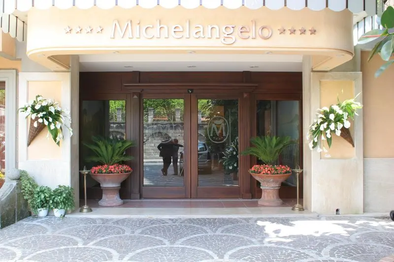 Michelangelo Hotel gallery image 8