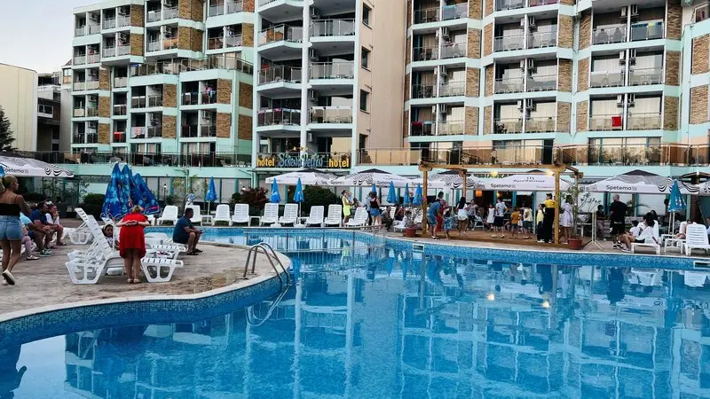 Delfin Hotel gallery image 1