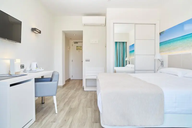 Invisa Hotel es Pla gallery image 5