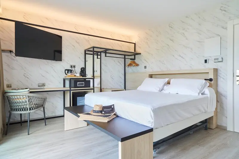 Invisa Hotel es Pla gallery image 17