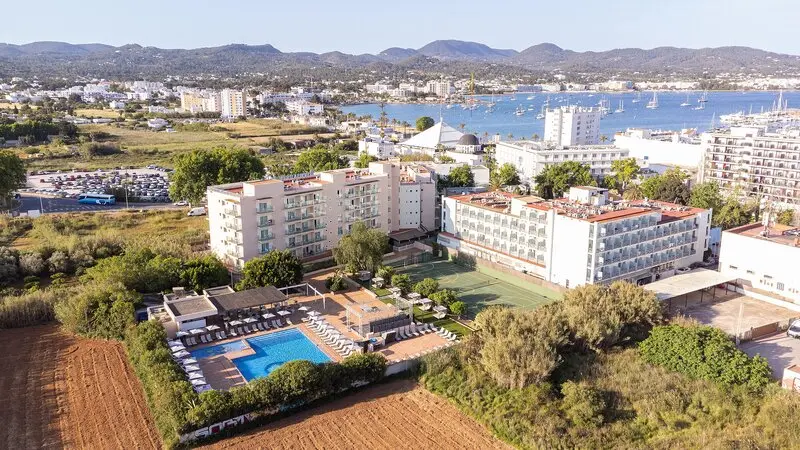 Invisa Hotel es Pla gallery image 4