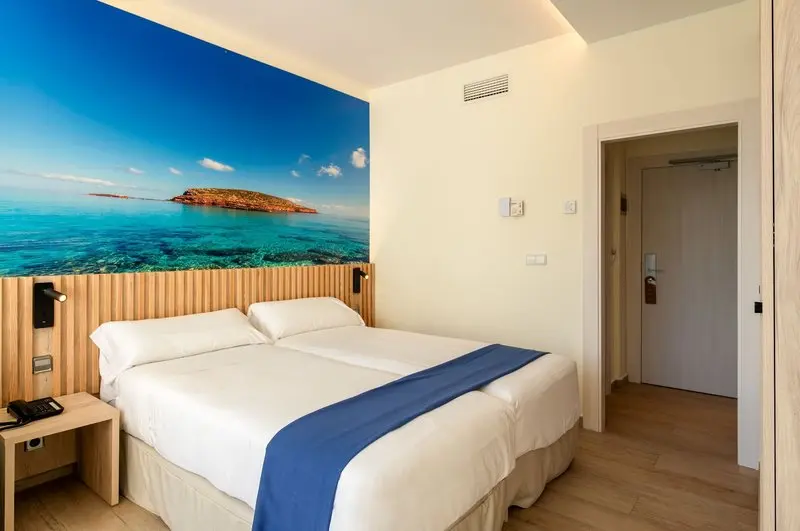 El Pinar Apartments gallery image 8