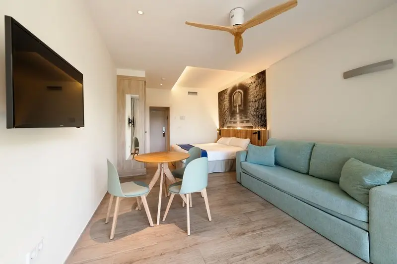 El Pinar Apartments gallery image 10
