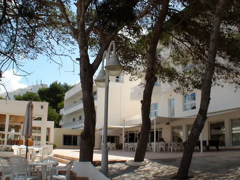 El Pinar Apartments gallery image 2