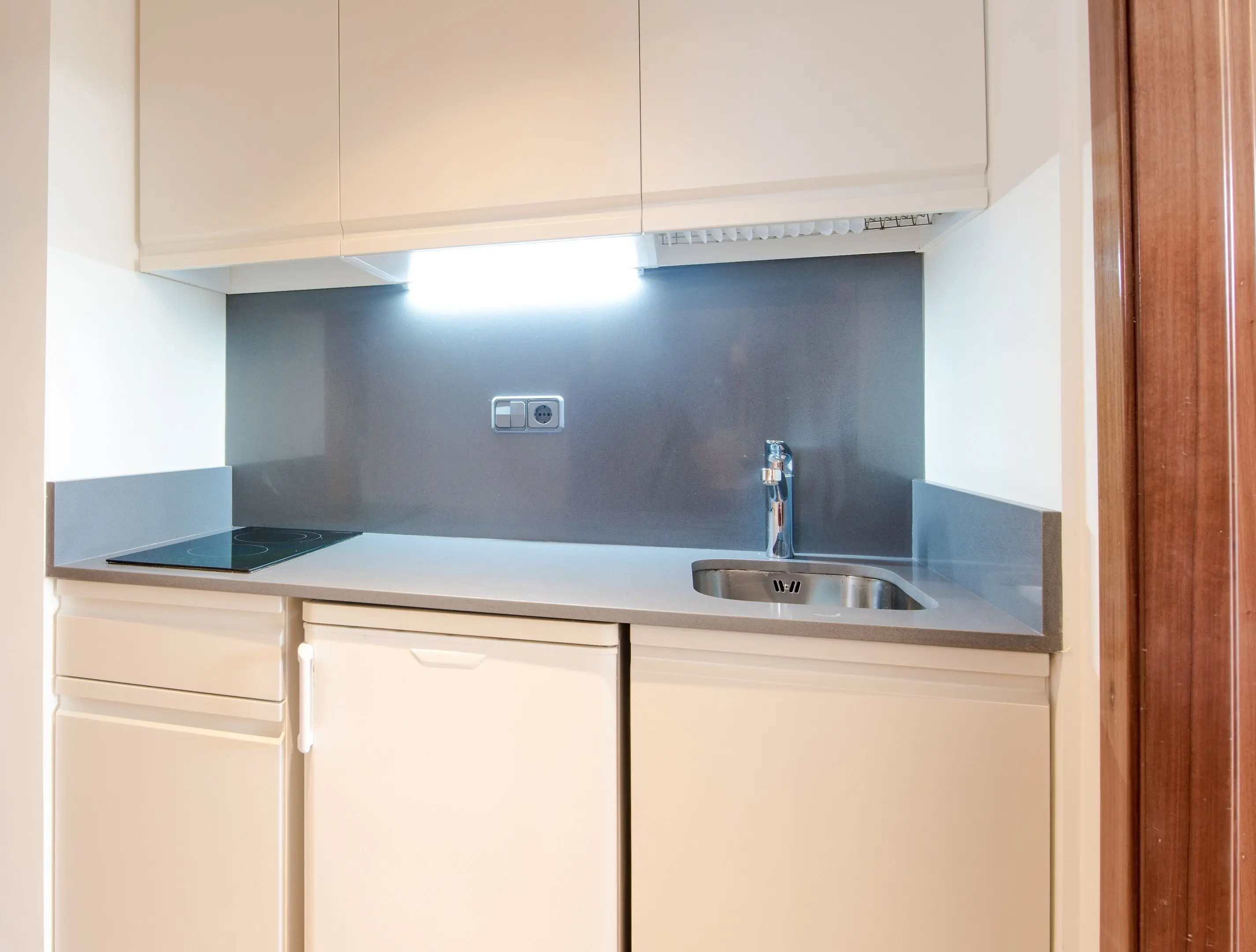 El Pinar Apartments gallery image 5