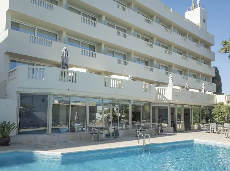 Fergus Paraiso Beach Hotel gallery image 8