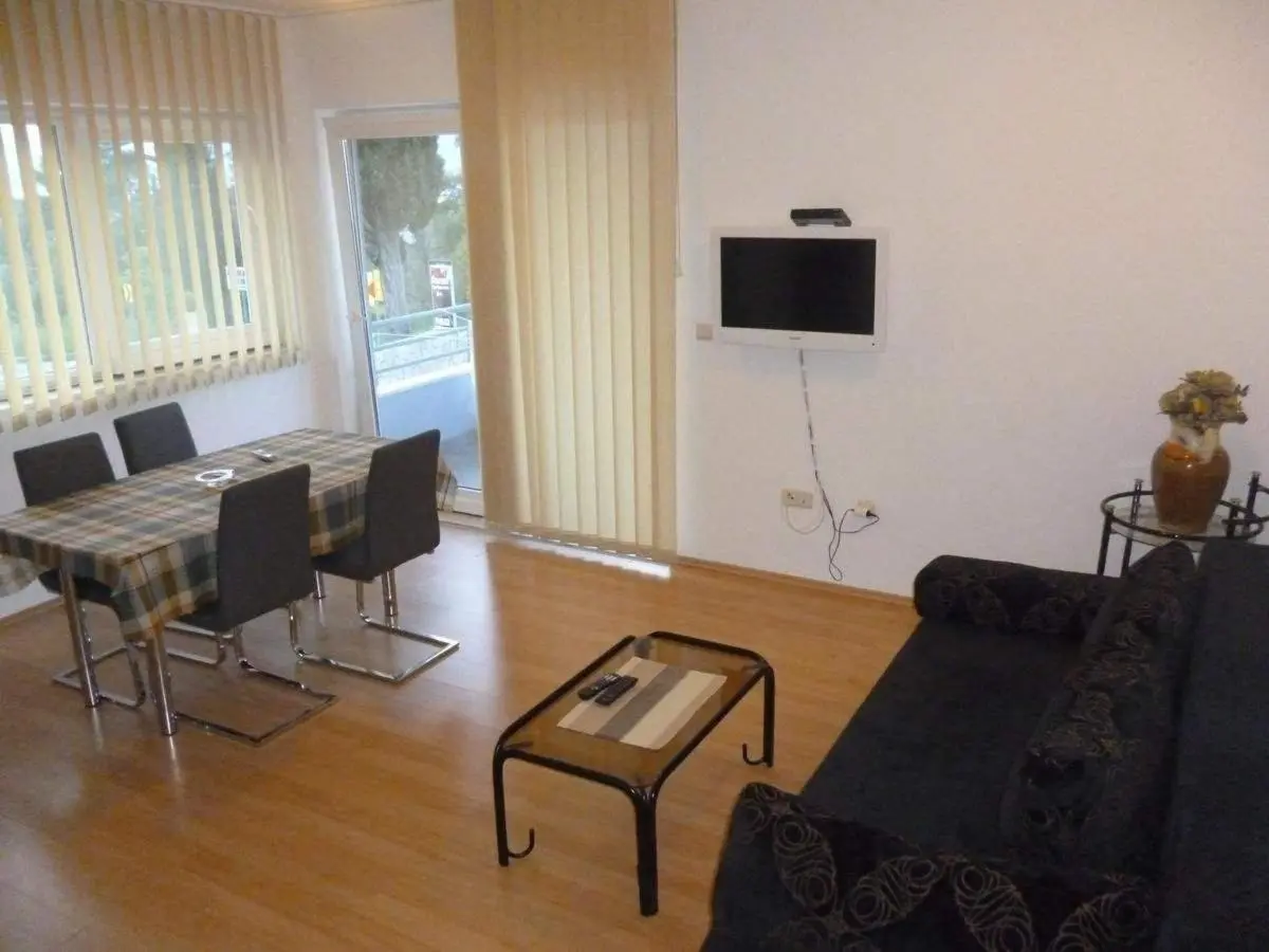 Red Coral Apartments gallery image 2
