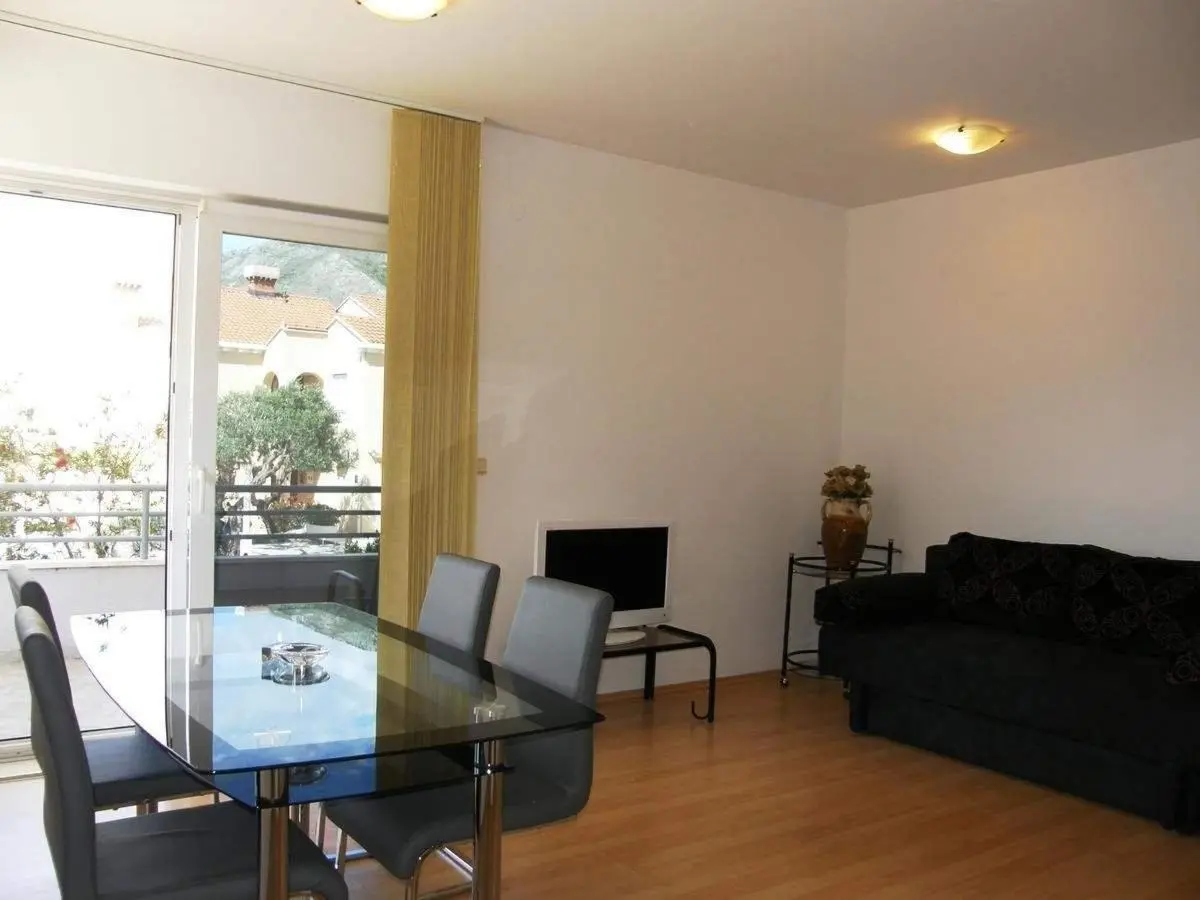 Red Coral Apartments gallery image 7