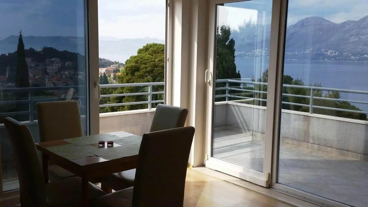 Red Coral Apartments gallery image 8