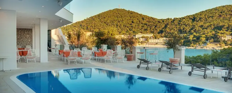 More Hotel gallery image 24
