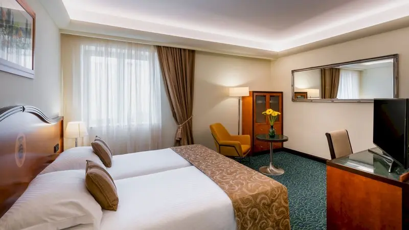 More Hotel gallery image 10