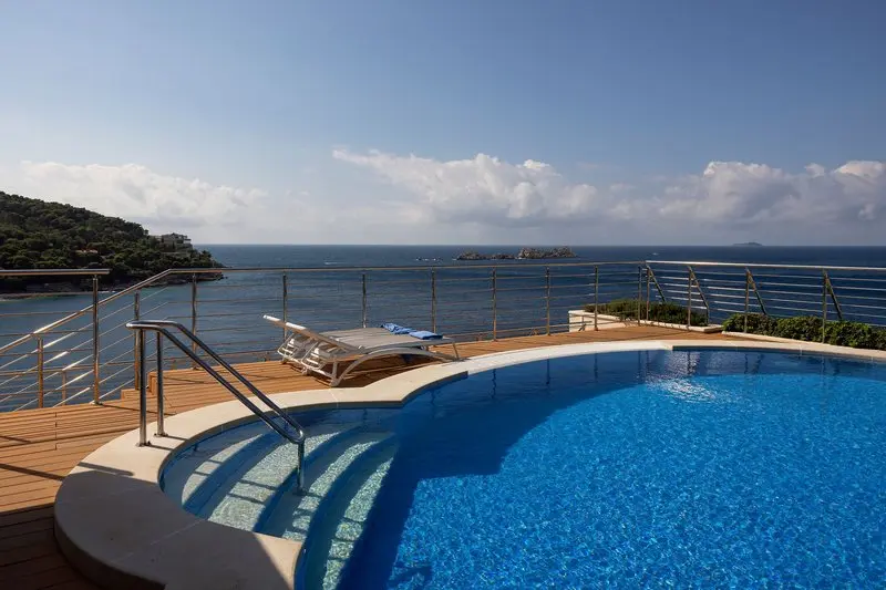 More Hotel gallery image 2