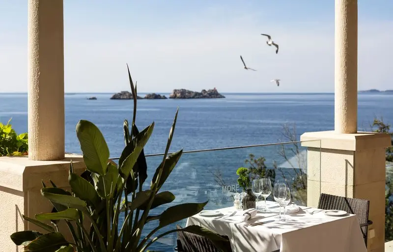 More Hotel gallery image 27