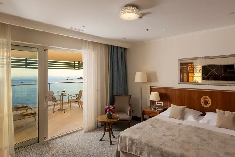 More Hotel gallery image 15