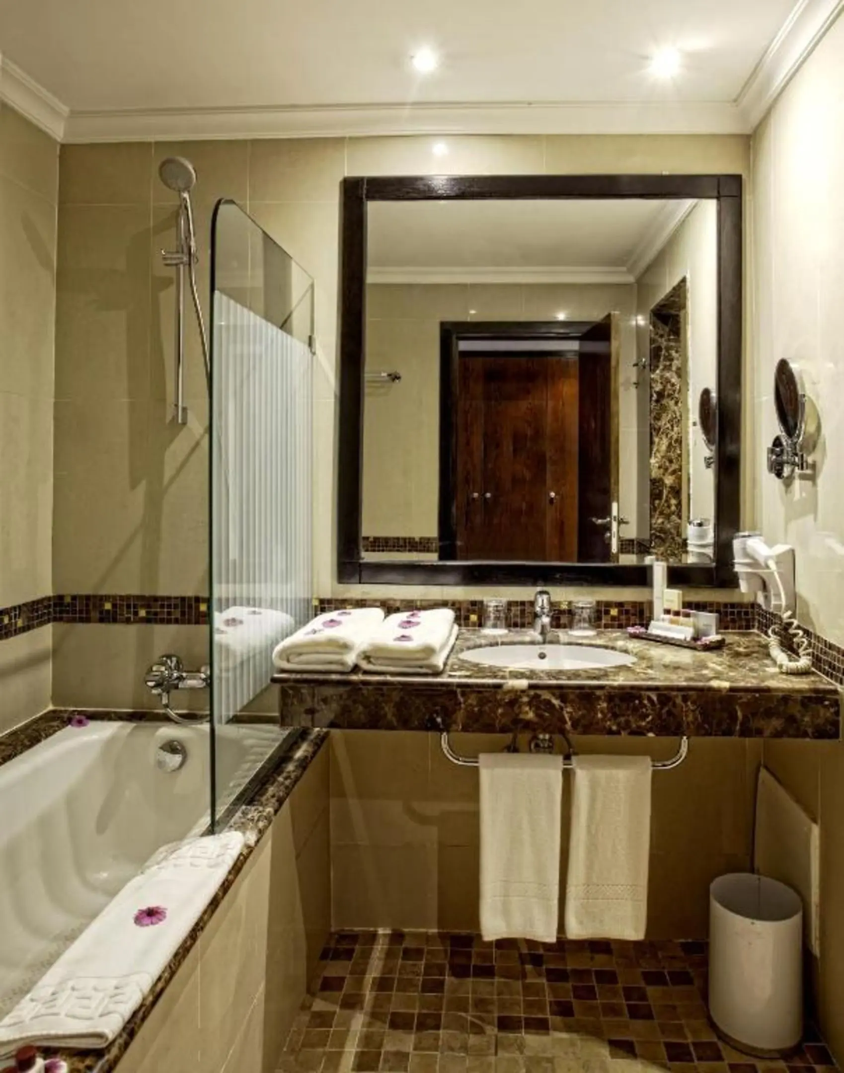 Palm Plaza & Spa gallery image 8