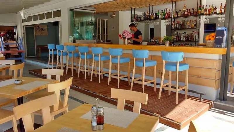 Dominoes Hotel gallery image 15