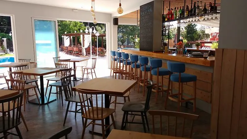 Dominoes Hotel gallery image 19