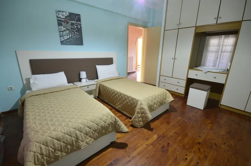 Dominoes Hotel gallery image 9