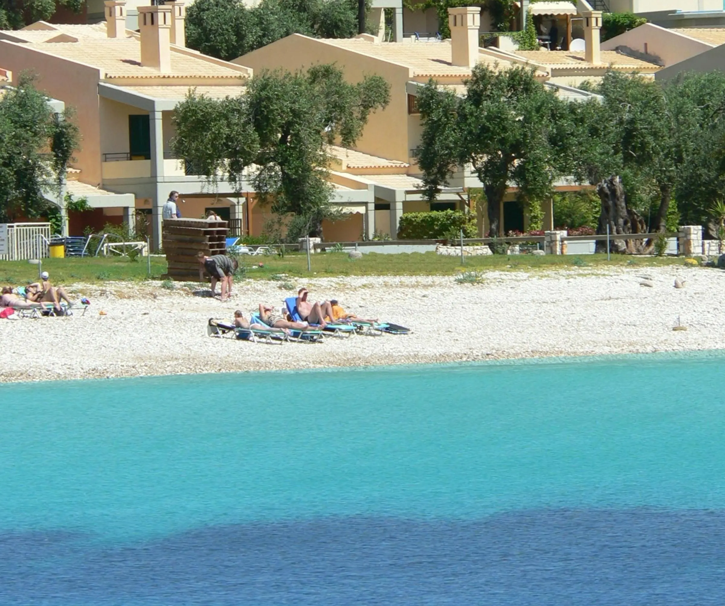 La Riviera Apartments